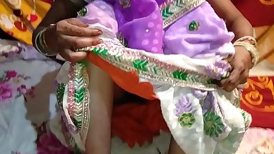 New desi saree me chudai boyfriend kissing