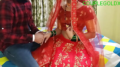 पड़ोस की दुल्हन के साथ सुहागरात मनाली