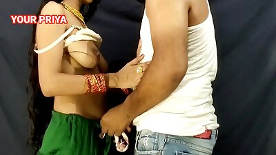 मायके में आई प्रिया को मुँह बोले भाई ने मनाया फिर जम कर चोदा। साफ हिन्दी आवाज के साथ&vert; YOUR PRIYA