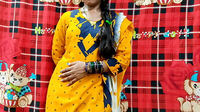 येलो ड्रेस पहनी नई भाभी को  अपने रूम बुलाकर पड़ोस ने चोदा&lpar;डर्टी टॉक&rpar;